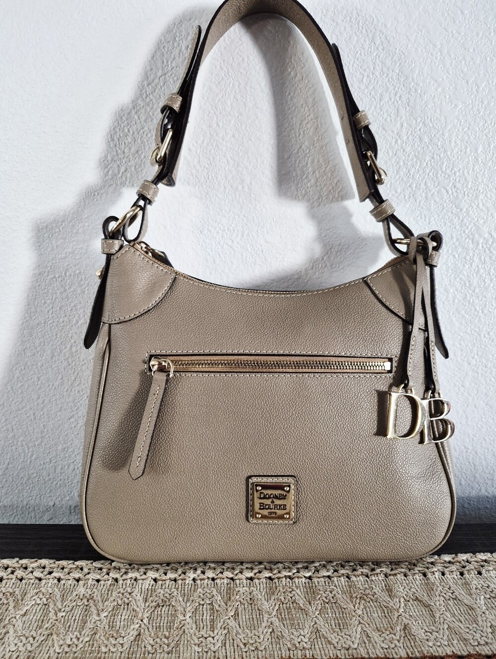 Dooney & Bourke Mila Hobo Pebble Grain Leather Bag Taupe EUC